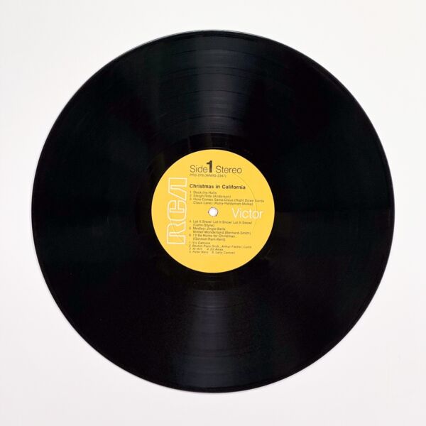 Front of the record Christmas In California by Various