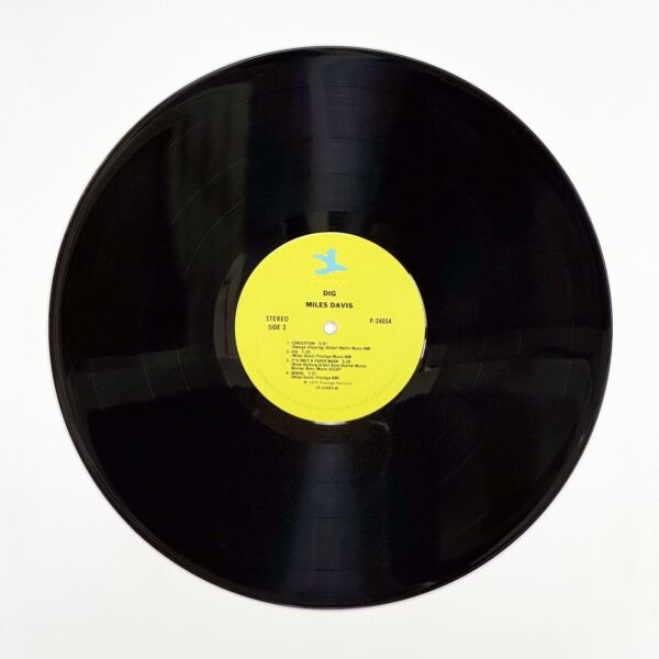 Back of the record Dig by Miles Davis