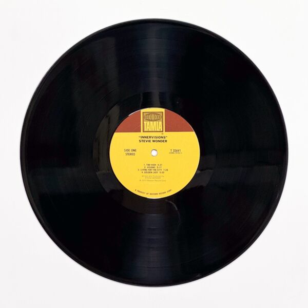 Front of the record Innervisions by Stevie Wonder