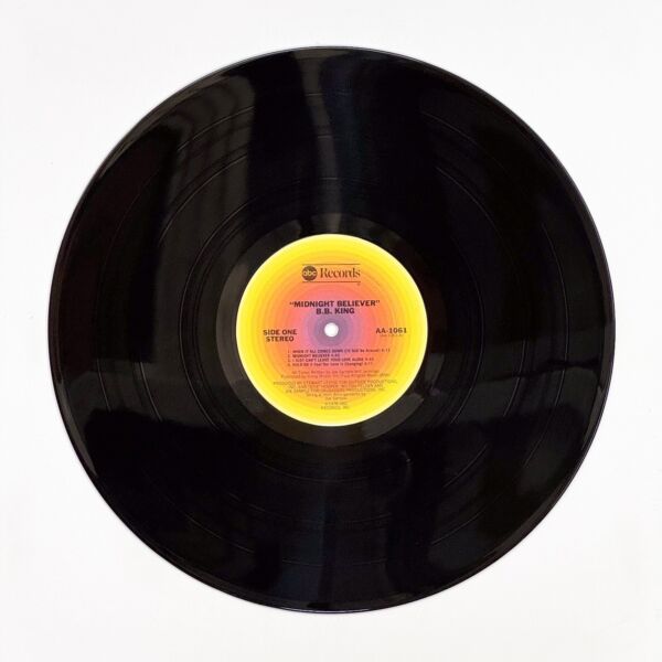 Front of the record Midnight Believer by B.B. King