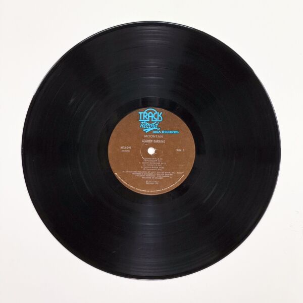 Front of the record Moontan by Golden Earring