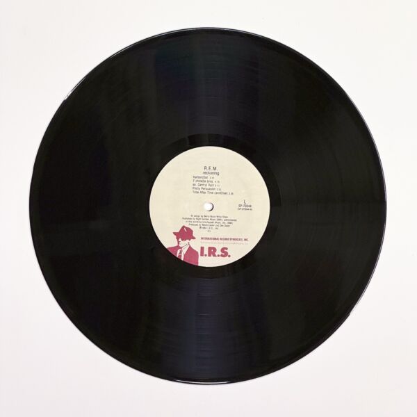 Front of the record Reckoning by R.E.M.