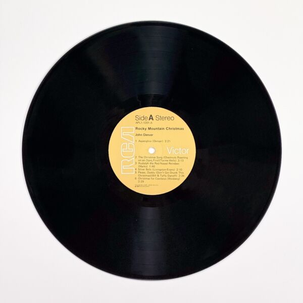 Front of the record Rocky Mountain Christmas by John Denver