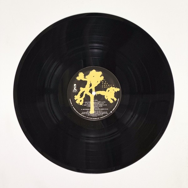 Back of the record The Joshua Tree by U2