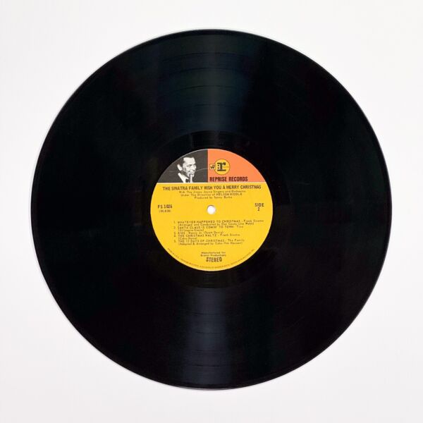 Back of the record The Sinatra Family Wish You A Merry Christmas by Frank Sinatra