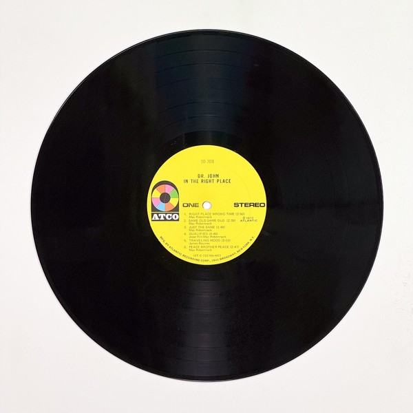 Front of the record In The Right Place by Dr. John
