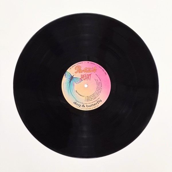 Back of the record Dog & Butterfly by Heart